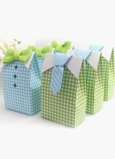 Boîte cadeau d'anniversaire de papier de carte carré