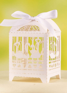 Boîte cadeau d'anniversaire en papier nacré blanc carré