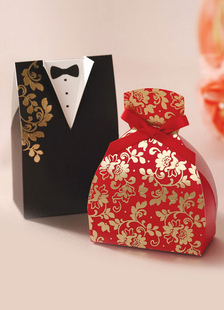 Boîte cadeau d'anniversaire de papier de carte Marié et Mariée