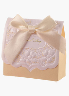 Boîte cadeau d'anniversaire en papier spécial nude noeud papillion