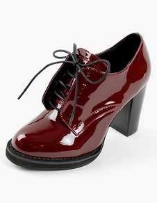 Escarpins à talons épais bordeaux et lacets
