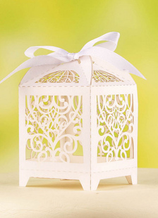 Boîte cadeau d'anniversaire en papier nacré blanc carré