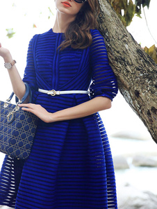 Robe skater avec rayure à demi-transparence creusé col ras du cou