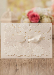 Cartes de mariage fleur blanche papier pli haut de la page 50 pièces