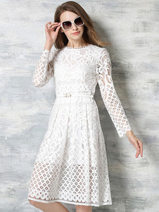 Robe skater en dentelle à demi-transparence