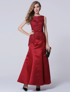 Robe soutenue prête à porter sirène en dentelle bordeaux col bateau longueur plancher