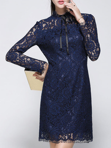 Mini robe en dentelle bleu foncé noeud papillion avec ruban col montant