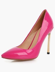 Escarpins à bout pointu et talons aigus talons couverts