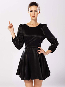 Robe skater noir de cellulose plissé