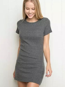 Mini robe col ras du cou