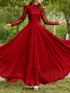 Robe longue rouge en chiffon unicolore à demi-transparence col montant