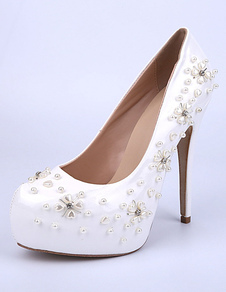 Pompes en cuir verni soir et de mariée avec perles blanches