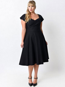 Robe vintage unicolore plissée col V