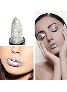Maquillage lèvre argent