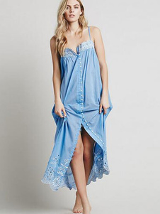 Robe longue en coton unicolore froissé brodé à bretelles