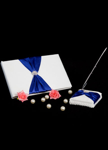 Bleu perlé boucles mariage livres et stylos