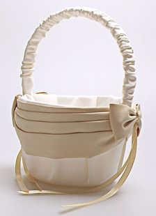 Rubans d'arcs Ivoire panier de fleurs de mariage