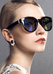 Fascinantes lunettes des femmes blanches multicolore