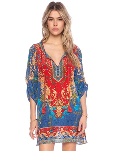 Attrayante robe droite en chiffon bleu imprimé fleuri col V