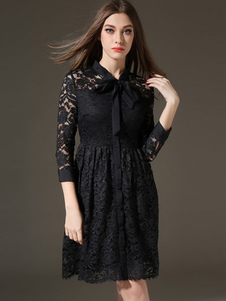 Arc de découpe noir dentelle Flare robe pour femmes