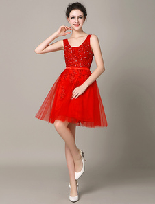 Robe de cocktail rouge A-ligne tissu de satin col V longueur genou détail zip ceinture