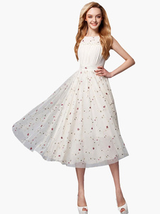 Robe blanche thé longueur robe de mousseline de soie imprimée volants