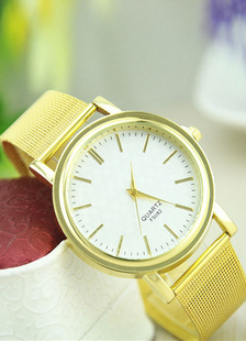 Montre en or rond bracelet en caoutchouc de forme montre pour femme