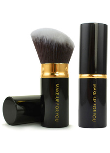 Jeu de maquillage poudre noire brosse fibres synthétiques