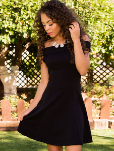 Romain de Off-The-Shoulder noir Flare Robe tricot robe courte