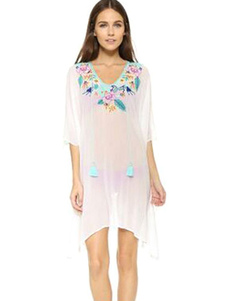 Couvercle blanc vers le haut imprimé asymétrique brodée en mousseline de soie de la couverture vers 