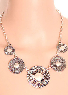 Collier en argent rond forme disque collier en métal pour les femmes