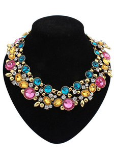Déclaration multicolor collier fleurs strass collier en métal pour les femmes