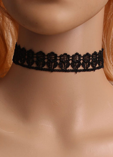 Collier gothique dentelle féminine