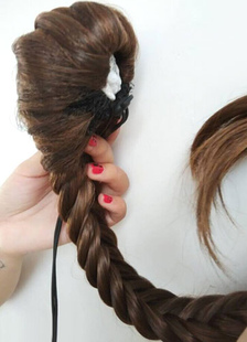 Queue de cheval de tresse brun clair féminines