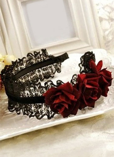 Gothique dentelle fleur rouge coiffure
