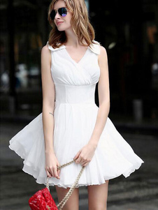 V-Neck hiérarchisé petite robe d’été blanche