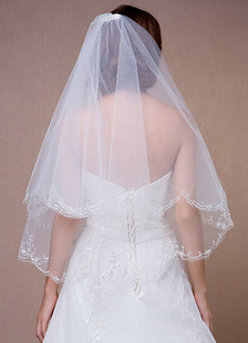 Coude brodée voile bord festonné ovale à deux paliers mariage voiles avec Comb(150*150cm)