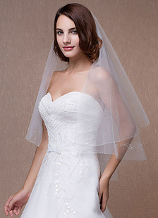 Ivoire Elobw voile à deux paliers Beaed bord ovale mariage voile avec Comb(150*150cm)