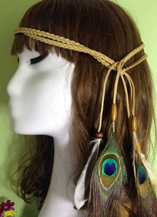 Coiffe de cheveux kaki de plume multicolore