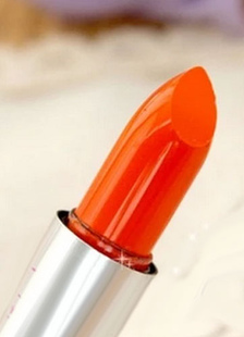 Maquillage rouge à lèvres orange