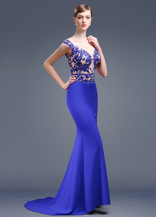 Robe fascinante de soirée sirène Tissu de satin brodé col rond Avec traîne