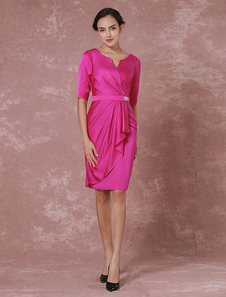 Robe mère de mariés fourreau en taffetas Magenta col V avec peplum longueur genou