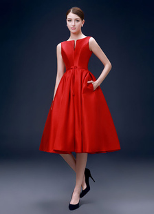 Robe sublimée de cocktail A-ligne Tissu de satin rouge décolleté cranté avec ceinture longueur genou