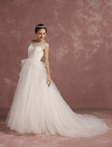 Robe de mariée princesse en dentelle tulle dos nu chapelle train appliques sans manches en couches i