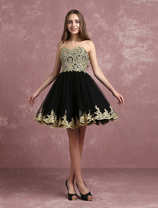 Tulle robe de Cocktail sans bretelles Sweetheart perles Homecoming robe noire sans manches une robe 