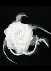Linge blanc et plume Rose Wedding Bridal cheveux fleur