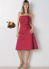 Magnifique robe de demoiselle d'honneur plissée sans bretelles faite en satin