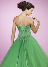 Robe de boule verte sans bretelles en satin et tulle avec broderie de perle  