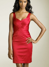 Robe de bal rouge en satin doux 