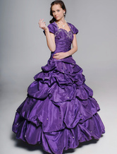 Robe de boule en couleur foncée de raisin sans bretelles en taffetas avec broderie de perle   